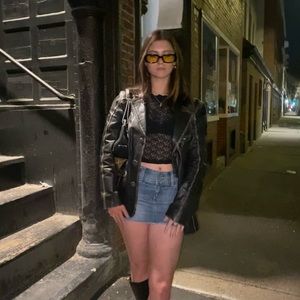 Meet your Posher, Ella